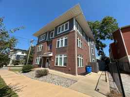 featured image of 302 E Clark St