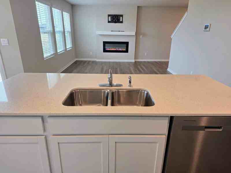 655 Nw Williamsburg Ln - Photo 6 of 38