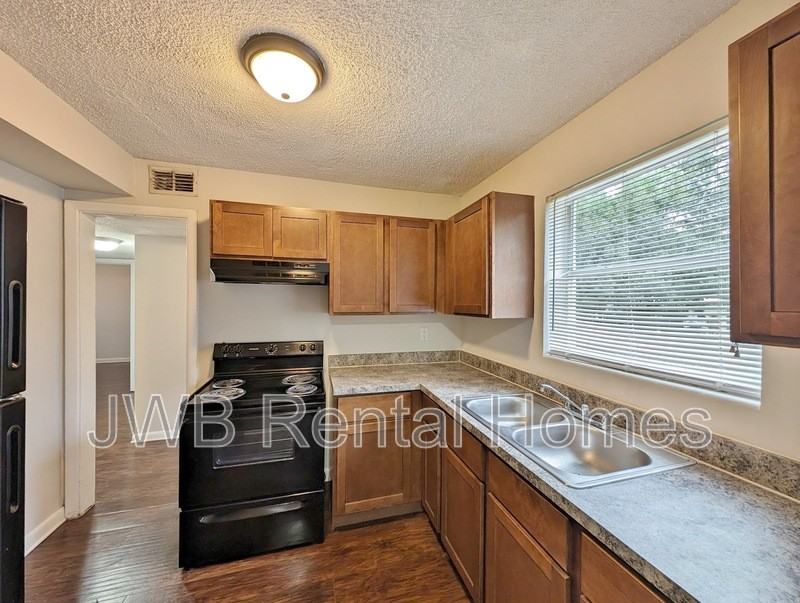 6414 Pinelock Dr - Photo 3 of 14