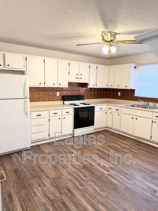 1401A Dakota Ave - Photo 3 of 8