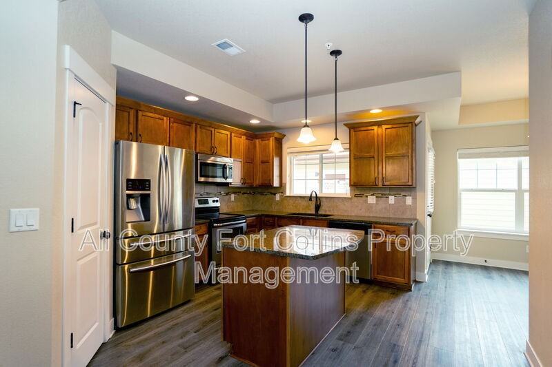 5020 Cinquefoil Ln #E - Photo 4 of 17