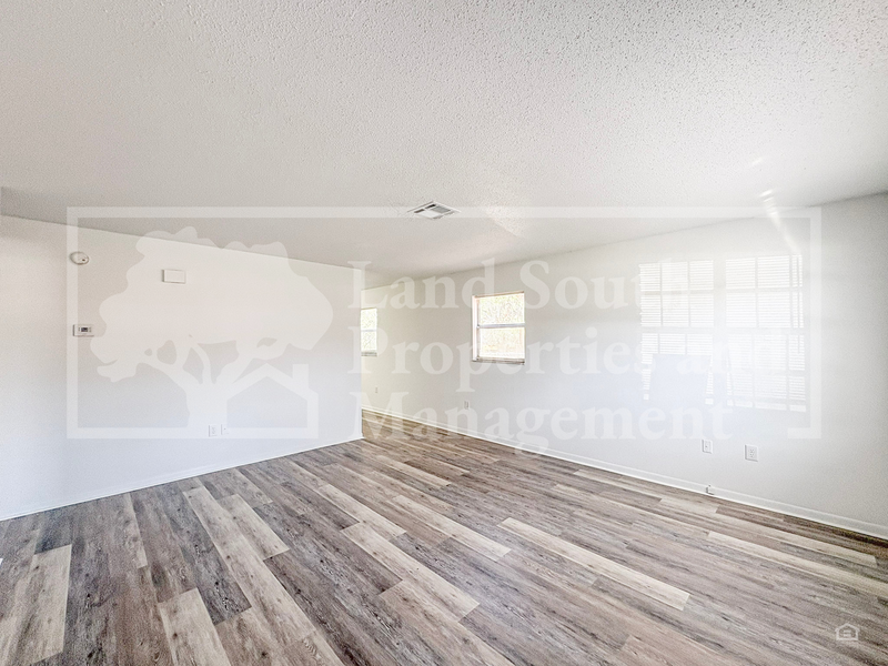 1703 King Ave Apt A #1701A1707B - Photo 3 of 15