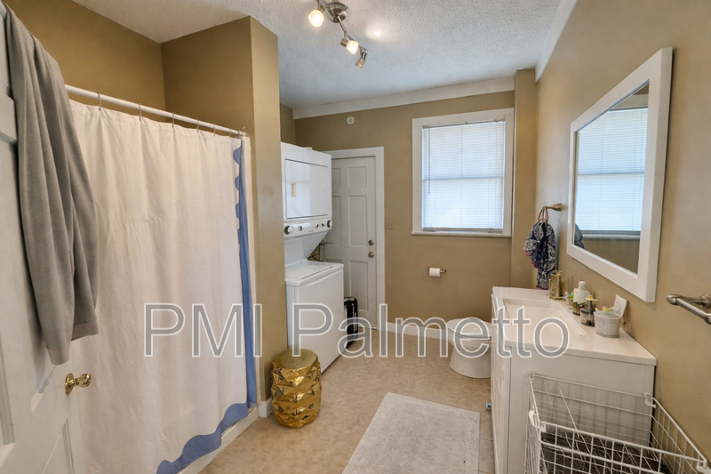 1004 Belleview St #B - Photo 4 of 7