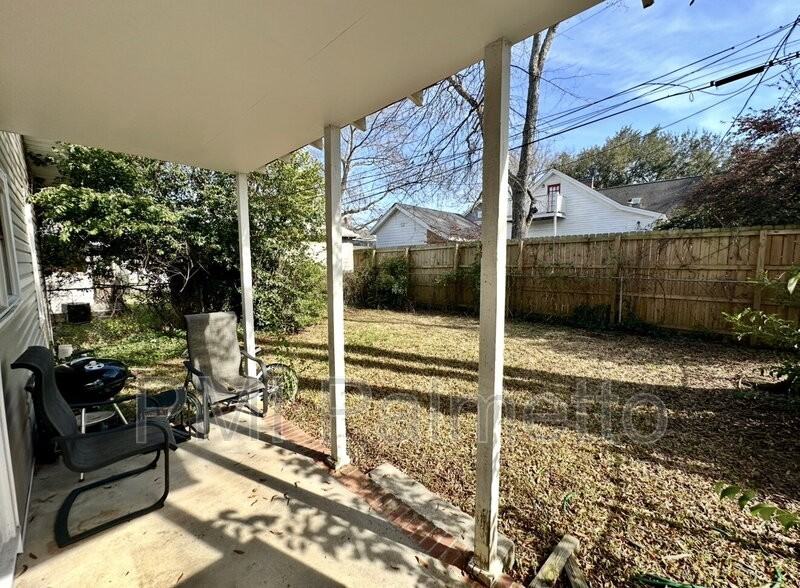 1004 Belleview St #B - Photo 6 of 7