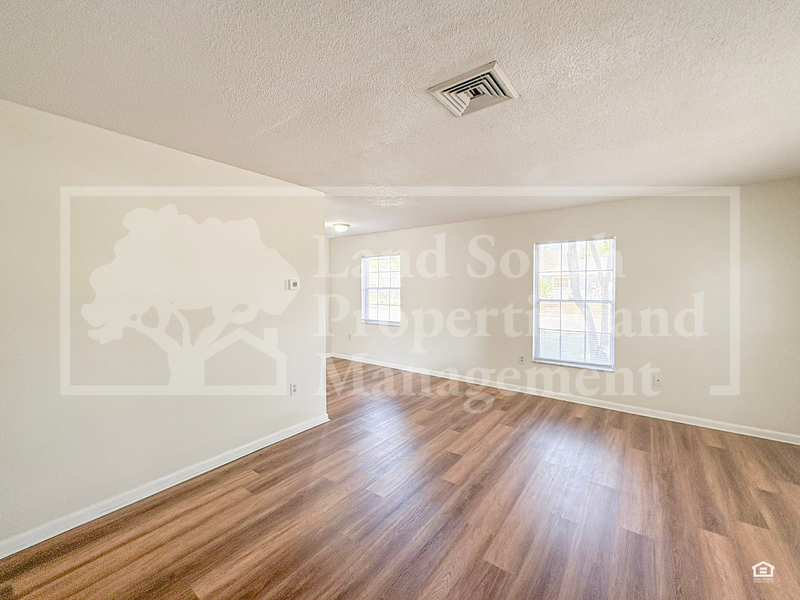 420 Allamanda Dr - Photo 3 of 17