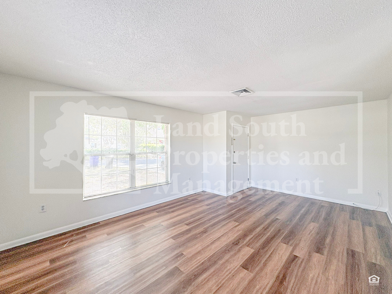 420 Allamanda Dr - Photo 4 of 17