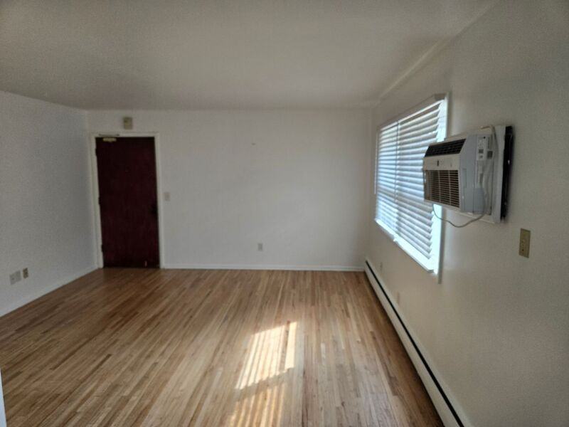 4200 Lake Breeze Ave - Photo 2 of 9