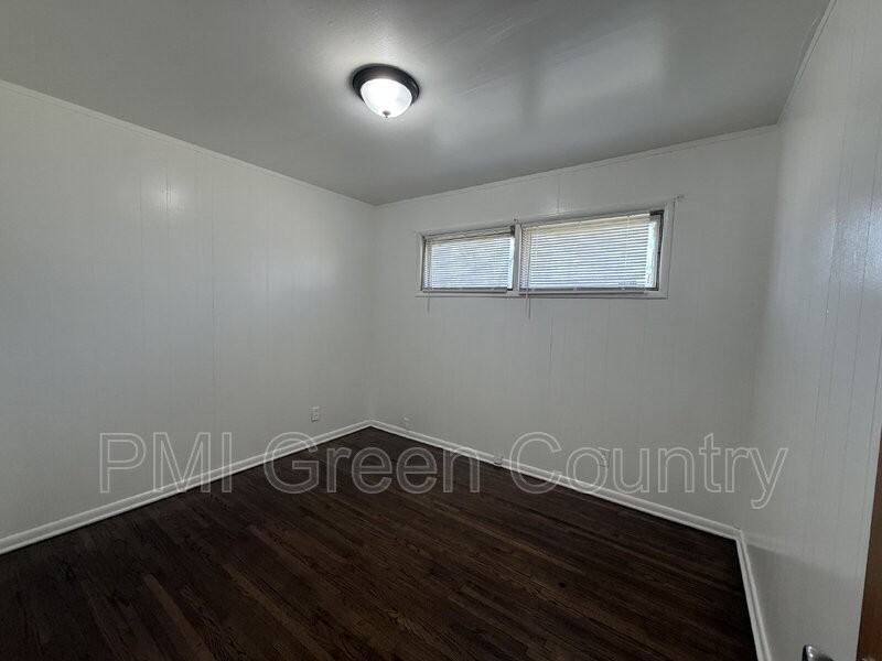 43 E 50th Ct N - Photo 7 of 13