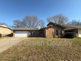 316 W Austin St - Photo 1 of 1