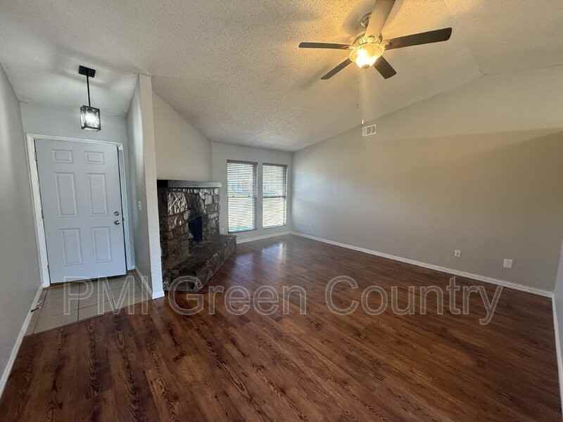 316 W Austin St - Photo 5 of 16