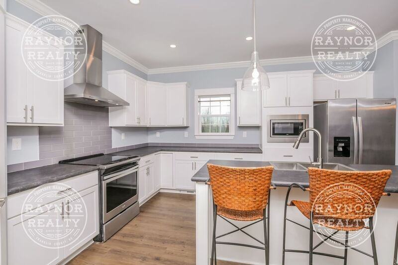 481 Montgomery Rd - Photo 3 of 17