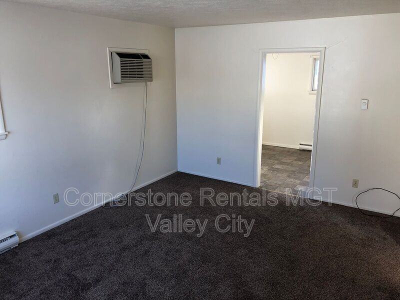 822 4th St Sw - Photo 2 of 8