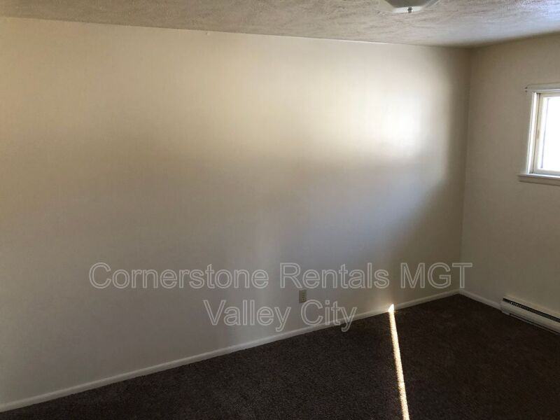 822 4th St Sw - Photo 5 of 8