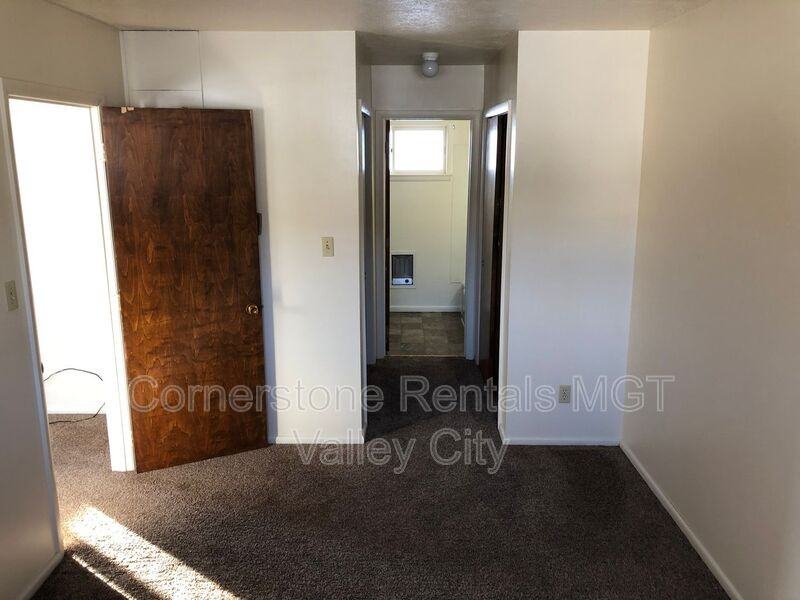 822 4th St Sw - Photo 6 of 8