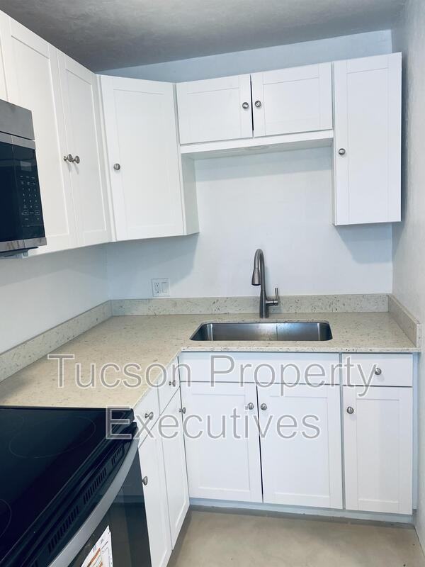 124 E Jacinto St - Photo 3 of 11