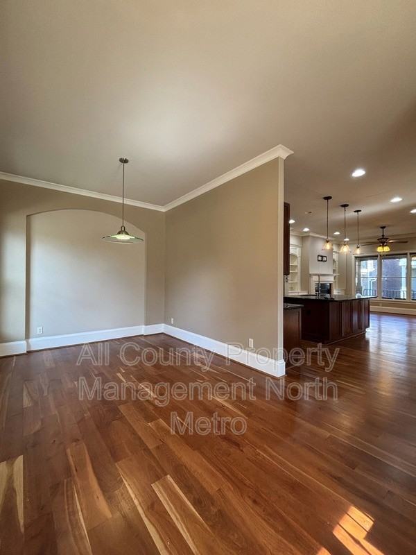 395 Laurent St Nw - Photo 2 of 18