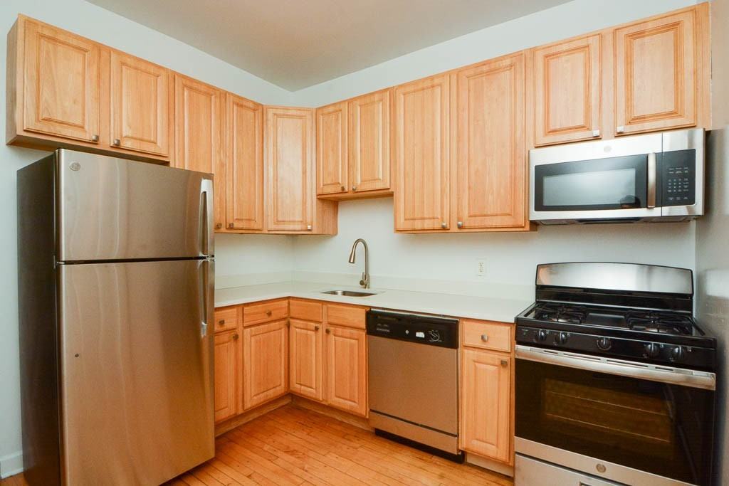 2453 N Spaulding Ave #1 - Photo 3 of 21