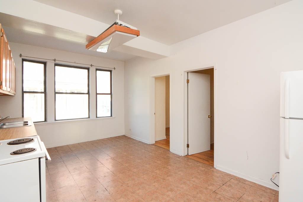 3145 W Medill Ave #1 - Photo 6 of 21