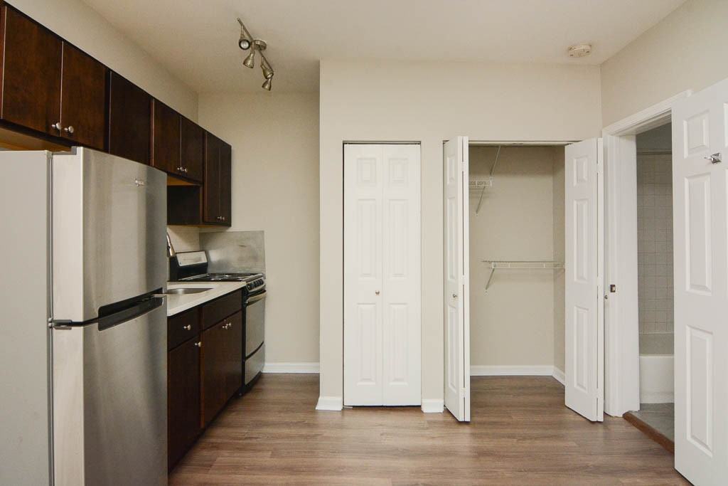 1627 N Humboldt Blvd #3H - Photo 2 of 18