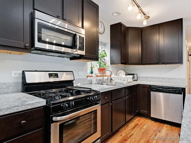 1636 W Ohio St #3 - Photo 3 of 15