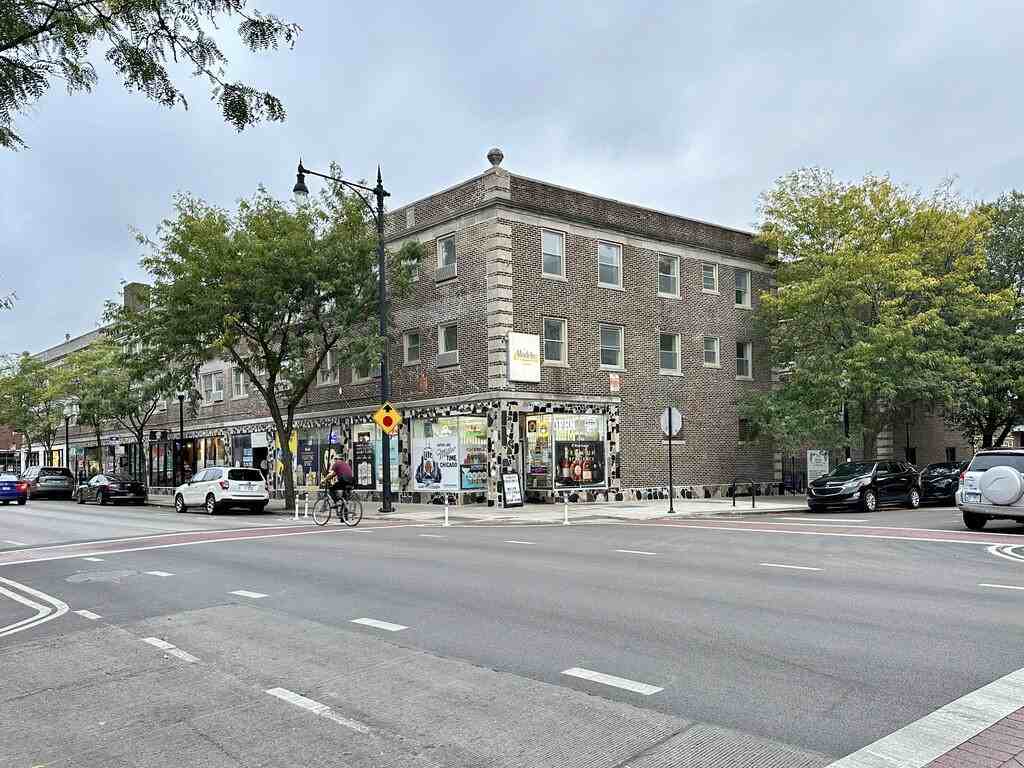 1555 W Hollywood Ave #413