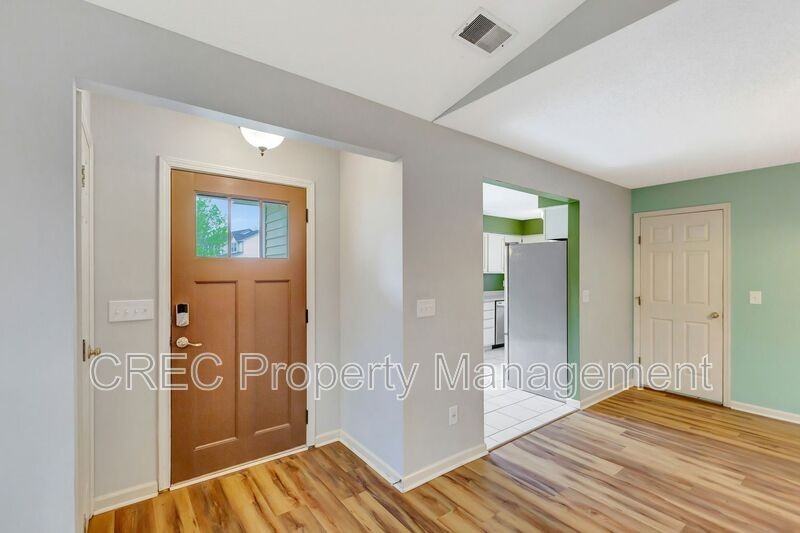 207 Lynton Ct - Photo 3 of 50