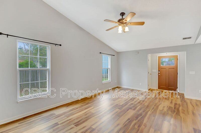 207 Lynton Ct - Photo 5 of 50