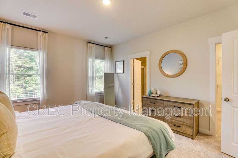 1010 Pettiford Pl - Photo 4 of 28