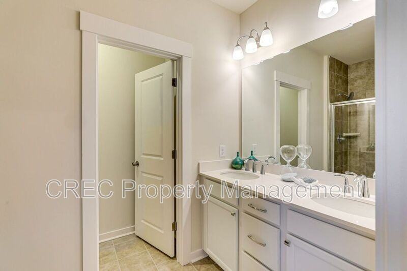 1010 Pettiford Pl - Photo 5 of 28