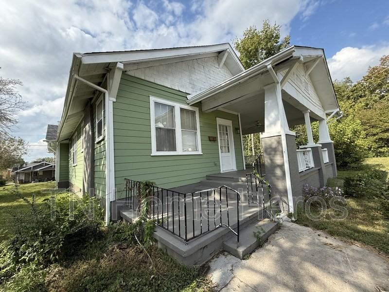 3003 Martin Luther King Jr Ave - Photo 2 of 11