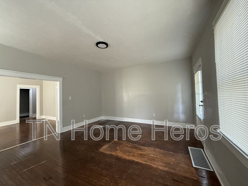 3003 Martin Luther King Jr Ave - Photo 4 of 11