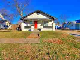 featured image of 721 N Louisa Ave