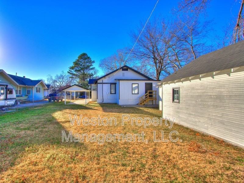 721 N Louisa Ave - Photo 6 of 36