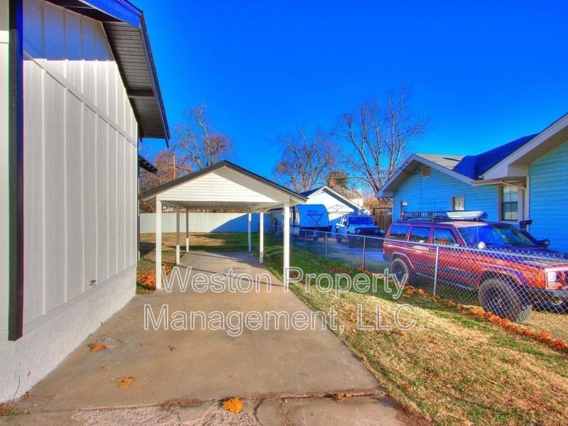 721 N Louisa Ave - Photo 7 of 36