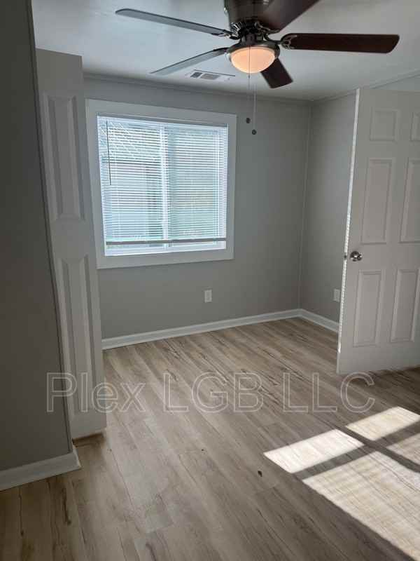 218 E Render St - Photo 6 of 10