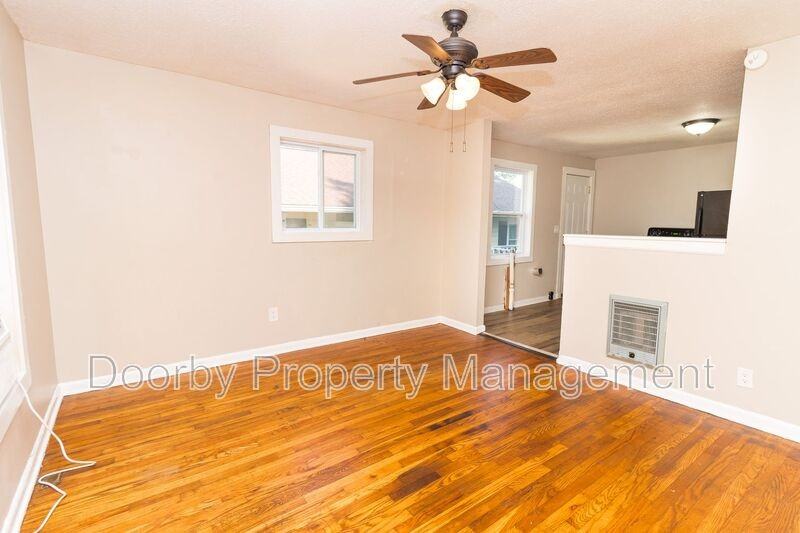 2215 Allin St #A - Photo 3 of 13