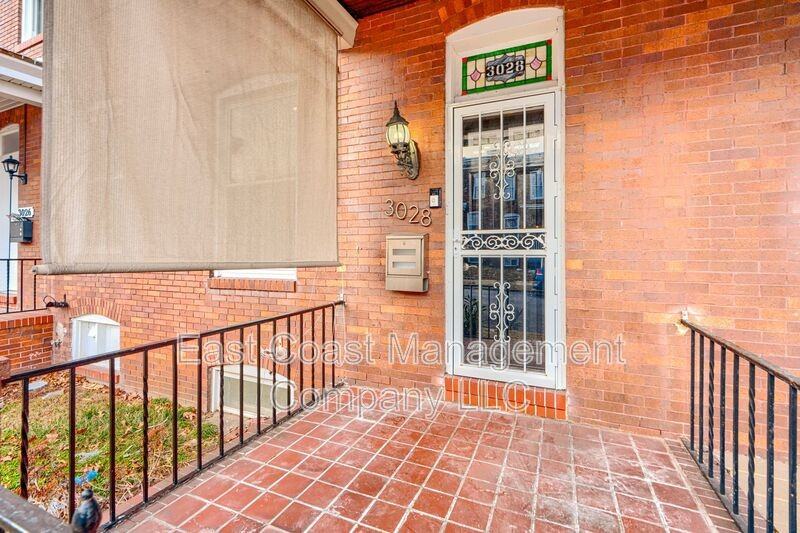 3028 Kenyon Ave - Photo 4 of 25