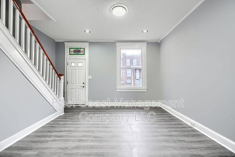 3028 Kenyon Ave - Photo 6 of 25