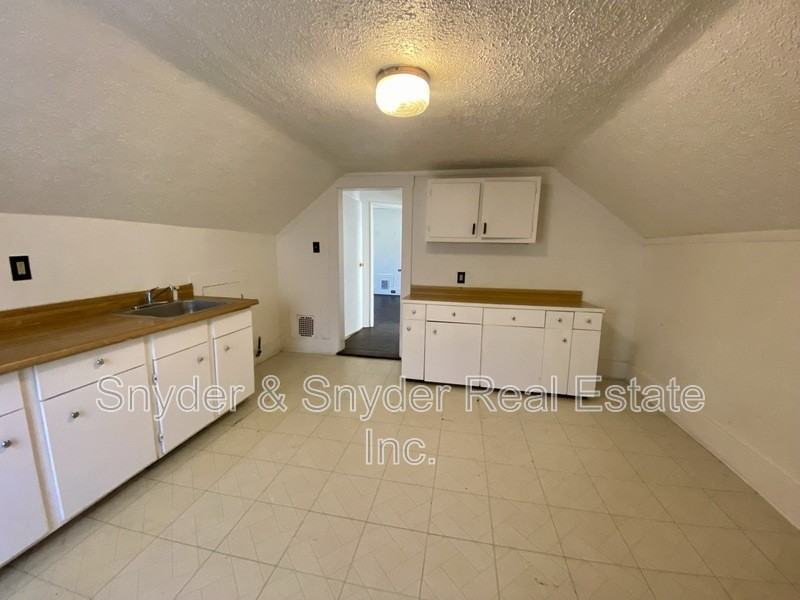 678 Kling St #UP - Photo 4 of 17