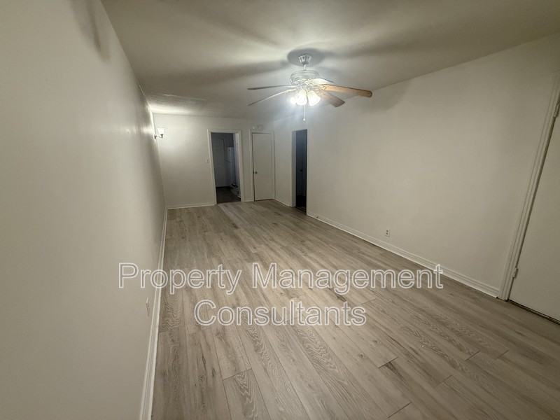 1002 Royal Avenue Florence Al - Photo 2 of 4