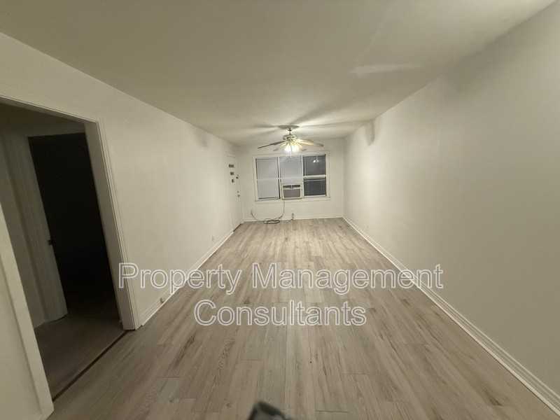 1002 Royal Avenue Florence Al - Photo 3 of 4