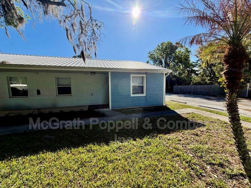 1408 Spencer Ct #B - Photo 3 of 14