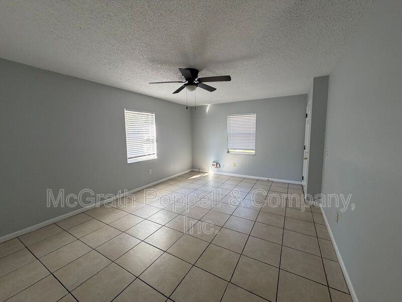 1408 Spencer Ct #B - Photo 7 of 14