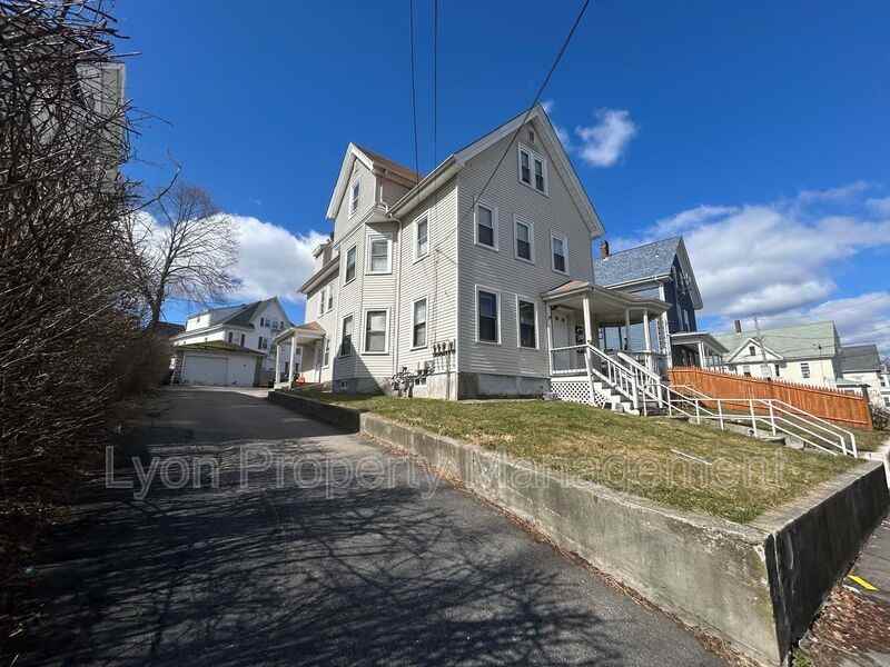 34 Hodges Ave #2 - Photo 2 of 21