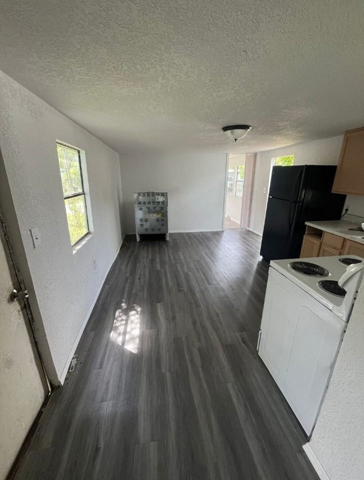 BEACH PINES  30 Wafford Street - Photo 2 of 5