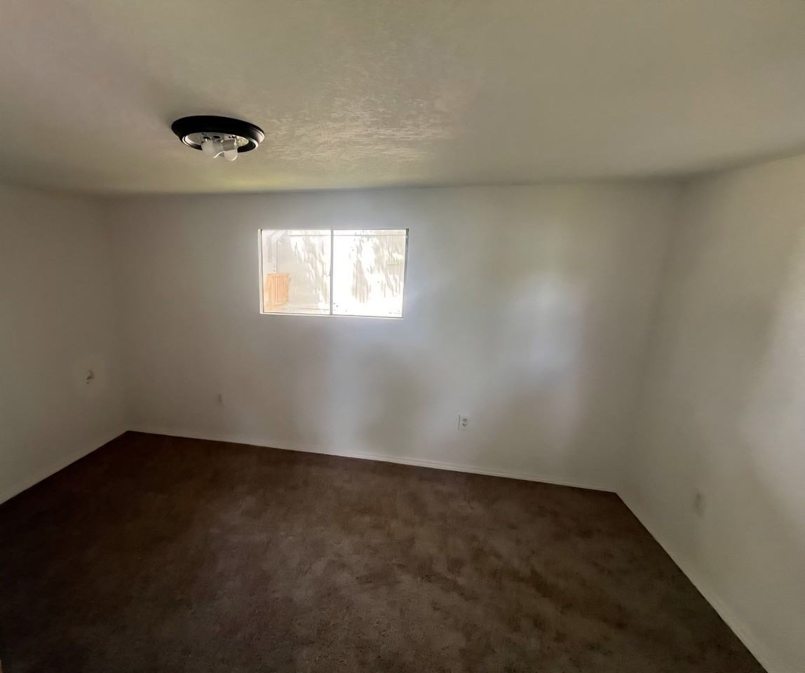 BEACH PINES  30 Wafford Street - Photo 4 of 5