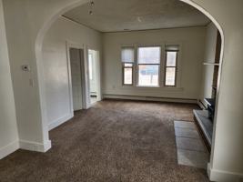 featured image of 711 W 28th St