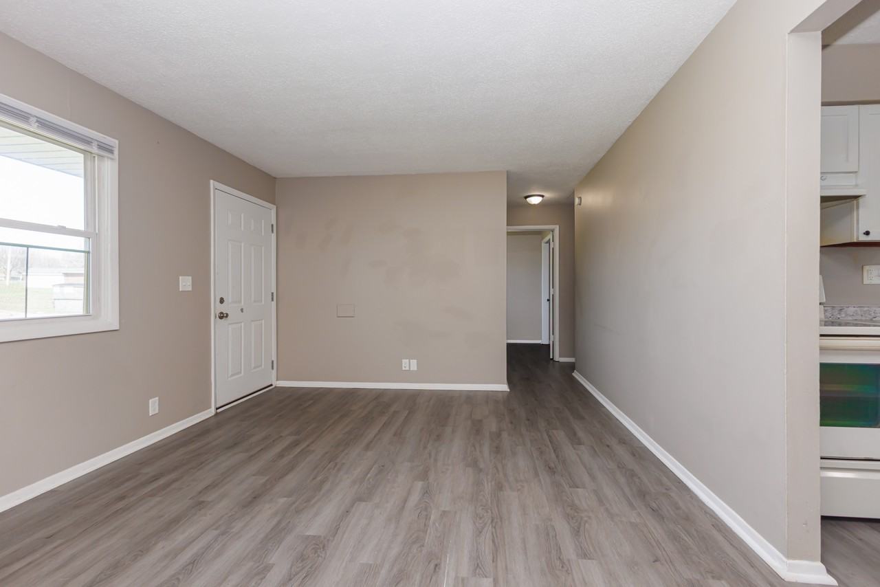 208 South Keystone Circle - Photo 2 of 8