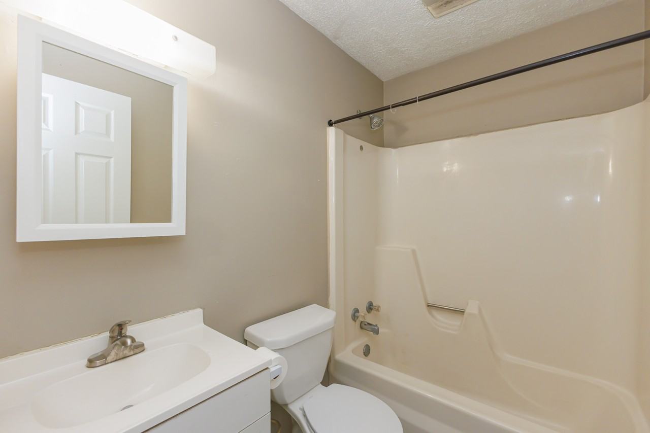 208 South Keystone Circle - Photo 6 of 8