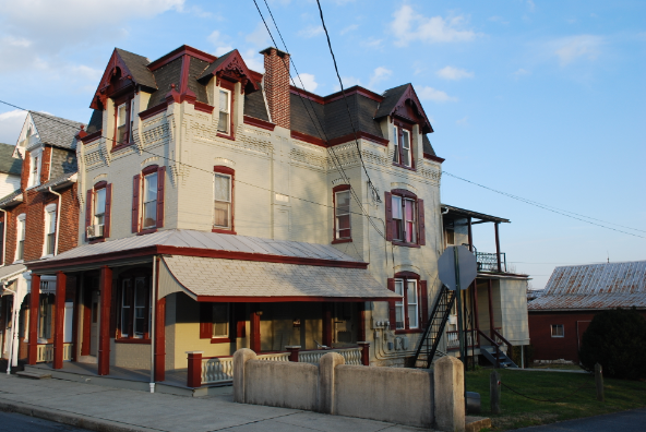 326 W. Walnut St. - Photo 2 of 2